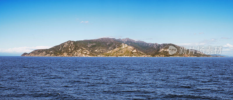 厄尔巴岛(Elba island)来自大海